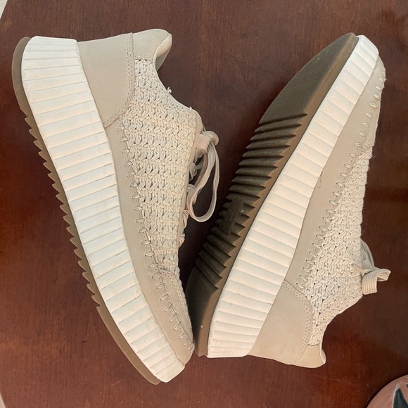 DV Dolce Vita Viral Women's Fay Sneaker Natural Lace-Up Sneakers Textured Fabric - Picture 6 of 14